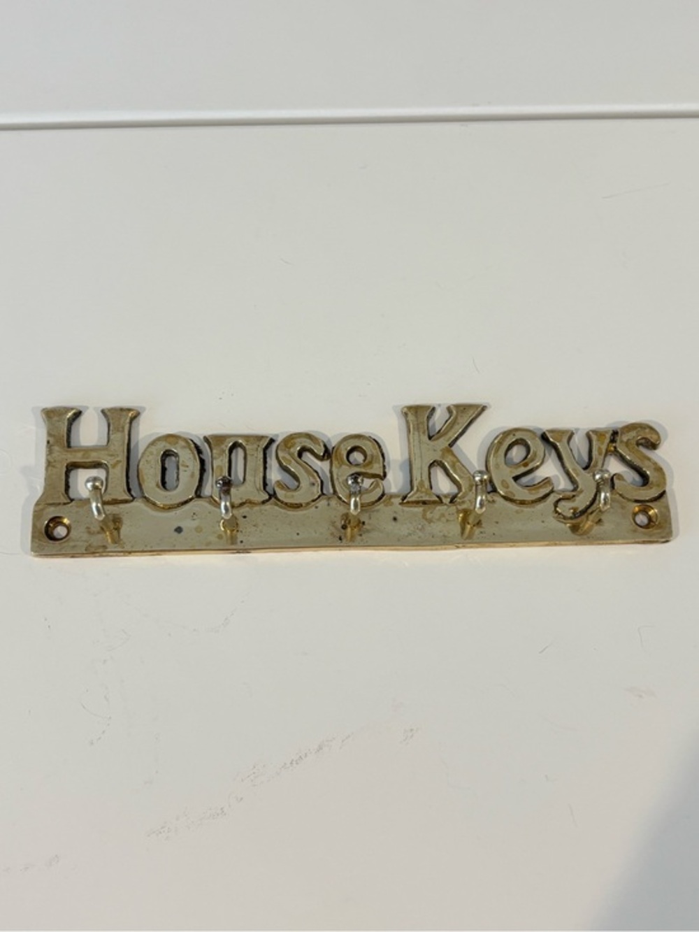 Vintage solid brass wall-mounted key holder wall key rack with the words "House